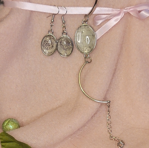 Song of Flowers Bracelet & Earring Set - Picture 2 of 16